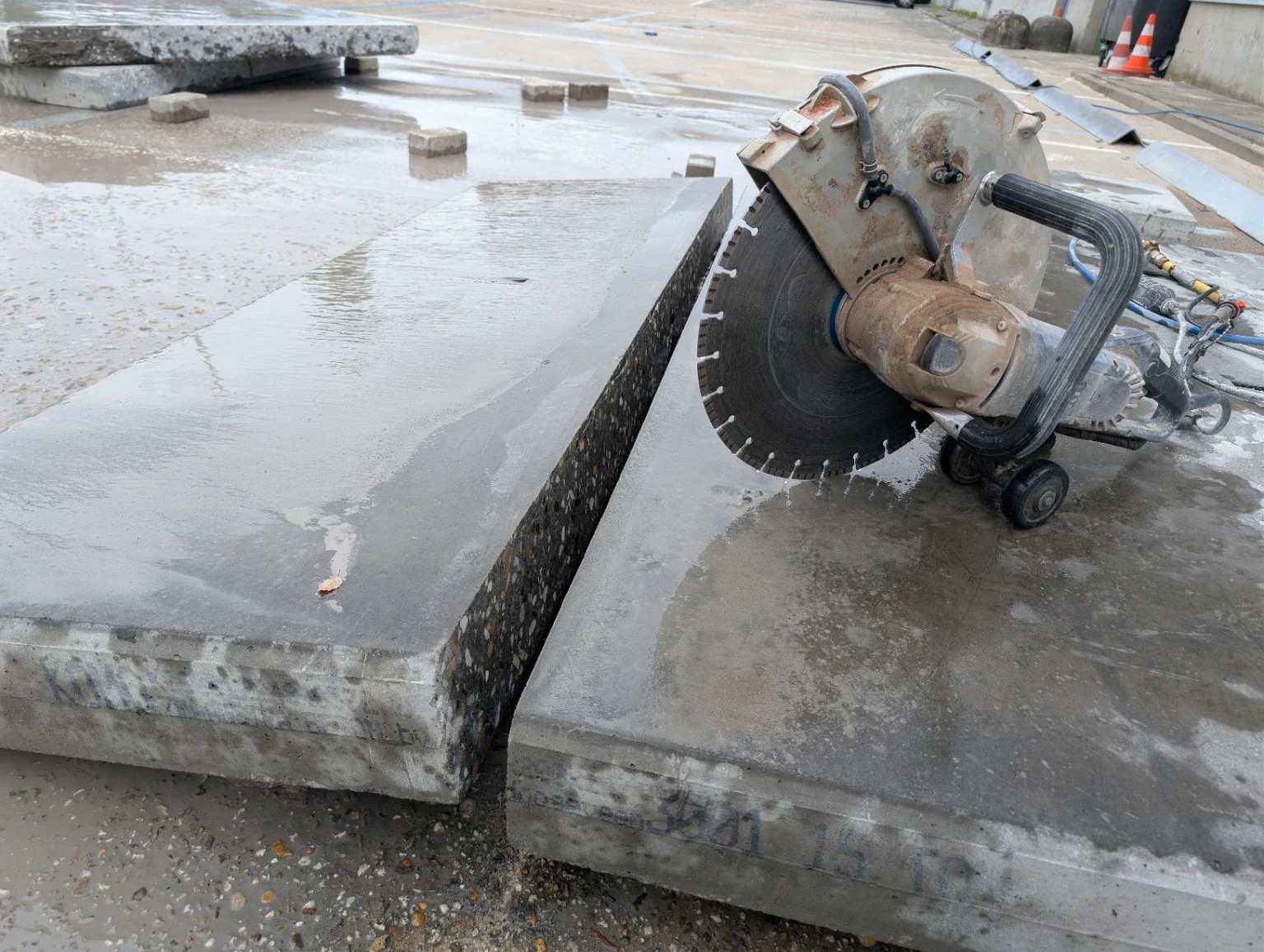 Praktijkbeeld bij Raamopening vergroten in beton: praktische uitleg, keuzes en voorbereiding