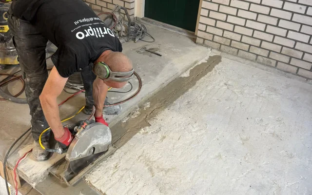 Praktijkbeeld bij Vloerzaagwerk voor leidingsleuf: veelgemaakte fouten, signalen en oplossingen